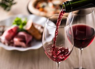 Ngày Tết không muốn tăng cân chóng mặt, chị em cần tránh xa 4 loại đồ uống