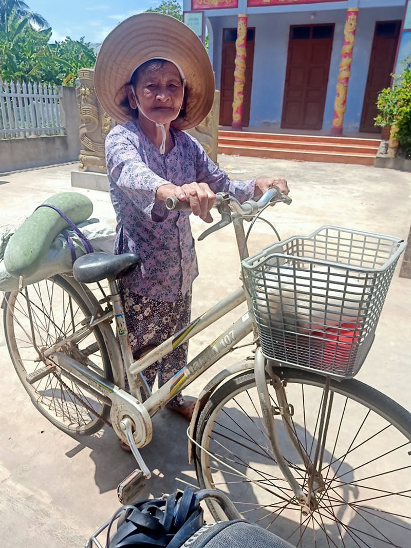 Bà Trần Thị Tư (76 tuổi, thôn Phan Hiền, xã Vĩnh Sơn)